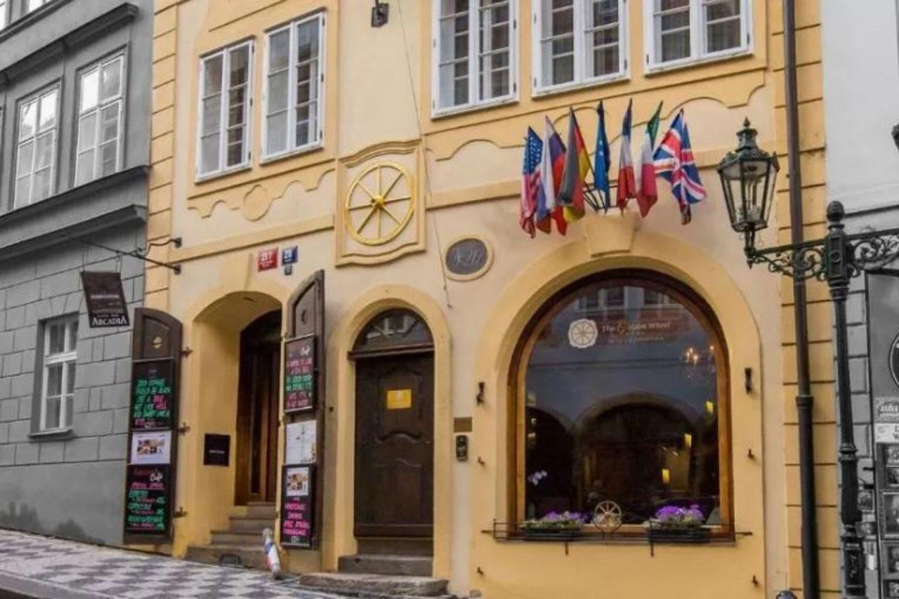 The Golden Wheel Hotel Praga Exterior foto